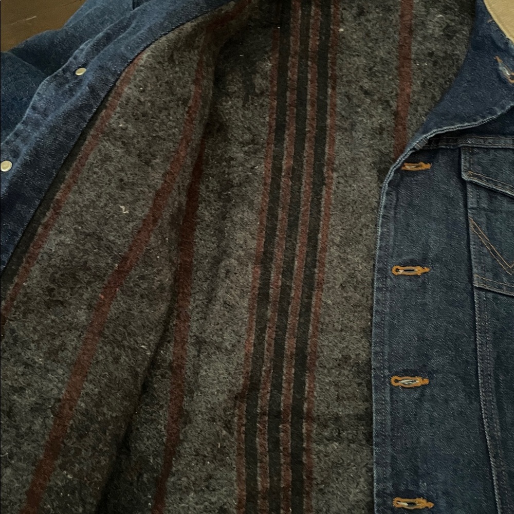 Wrangler Navy Blue Denim Jacket with Tan Corduroy Collar - Picture 5 of 6